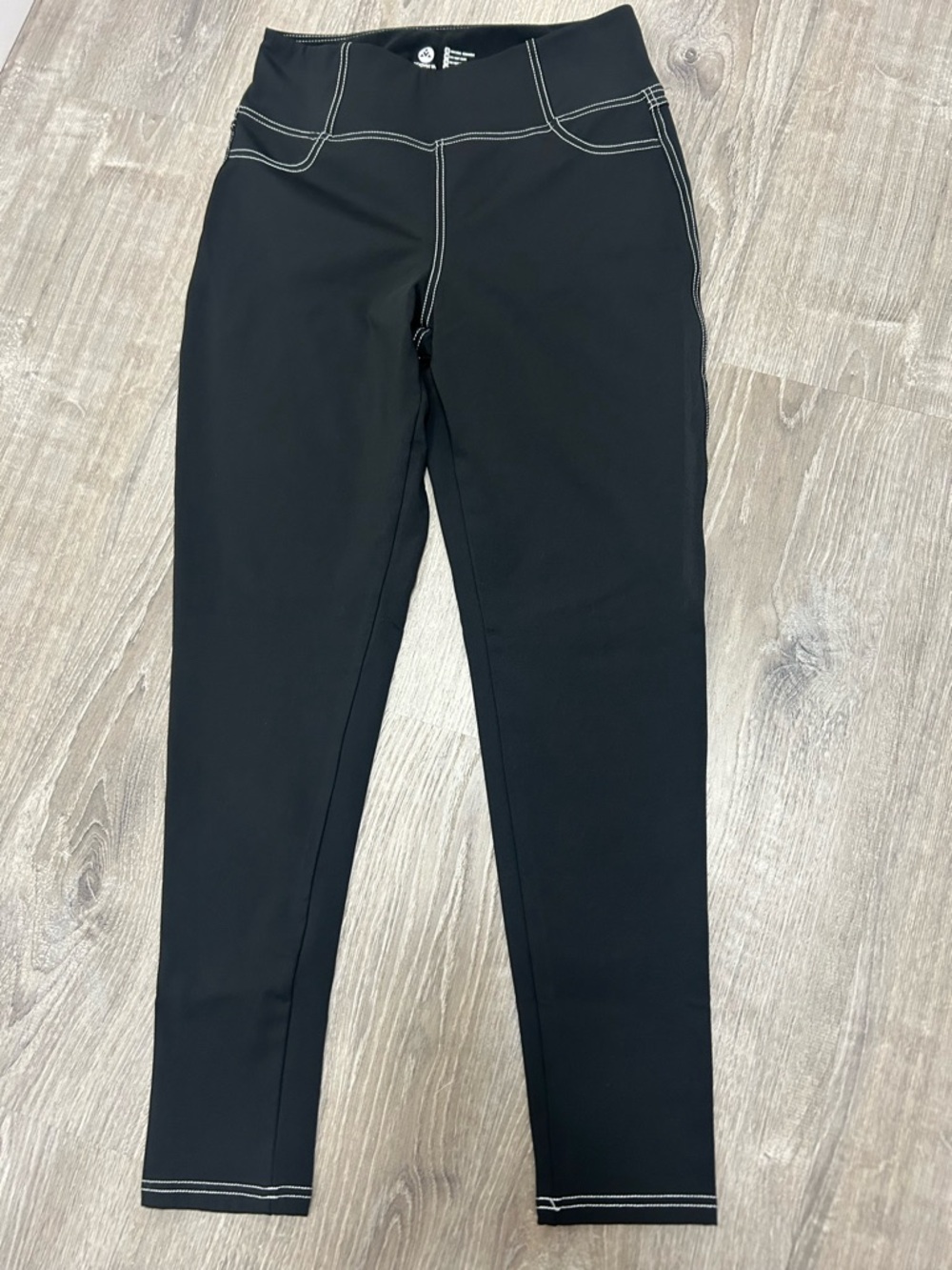 VOOVCEYA Black Leggings with White Topstitching
